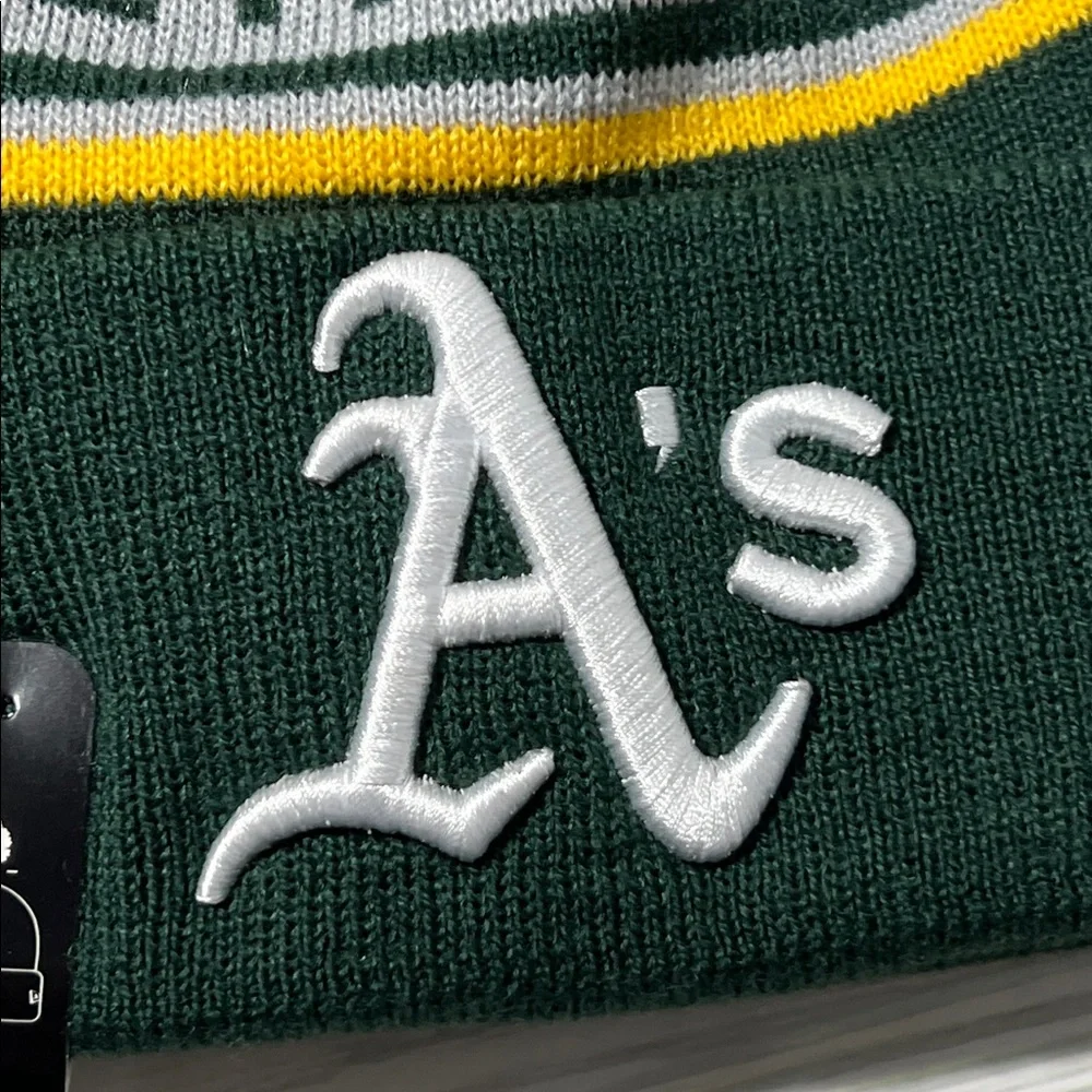 New Era Athletics‎ Kids knit Beanie Green/Yellow Pom Pom removable youth OS MLB